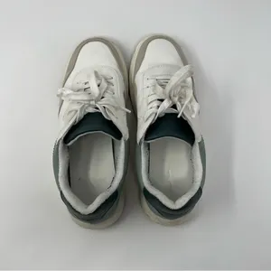 UNIVERSAL Threads Lace Up Sneakers thumbnail 5