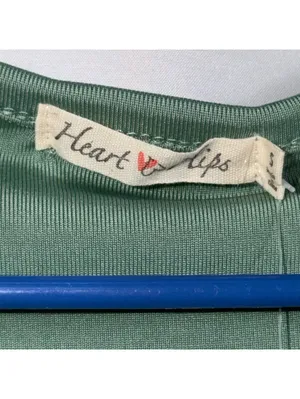 Heart & Hips Alexa Cropped Tee Sage Green Short Sleeve Top Size Small thumbnail 3