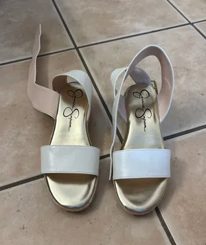White wrap around the ankle short heels Size 6 thumbnail 1