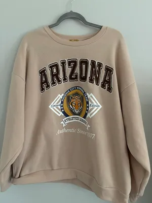 Tan Crewneck Size XL thumbnail 1