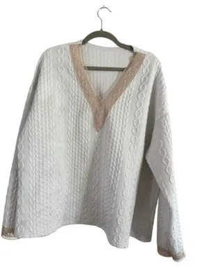 V-Neck White Cable Knit Sweater with Beige Contrast Trim thumbnail 2