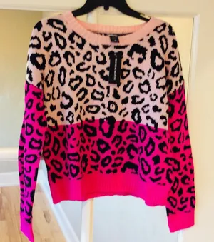 Blush and Bloom Sweater Crewneck Pullover Womens Medium New thumbnail 1