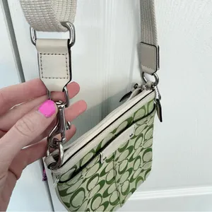 Vintage 90’s Coach Lime Green Signature Monogram Pattern Canvas Crossbody Bag thumbnail 7