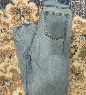 Women’s Abercrombie asymmetrical jeans size 8 thumbnail 4