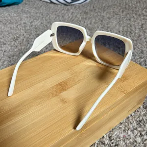 Fun White Square Sunglasses thumbnail 4