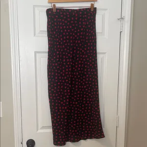 Princess Polly Black Midi Skirt with Slit Red Floral Print thumbnail 2