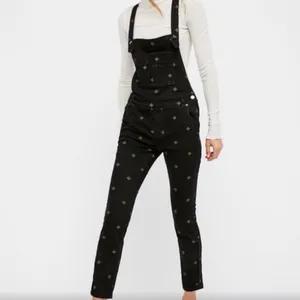 Free People Embroidered Star Skinny Overalls‎ in Washed Black Gold Size 25 thumbnail 8