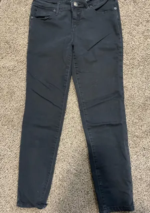 Skinny Black Ankle Jeans thumbnail 1
