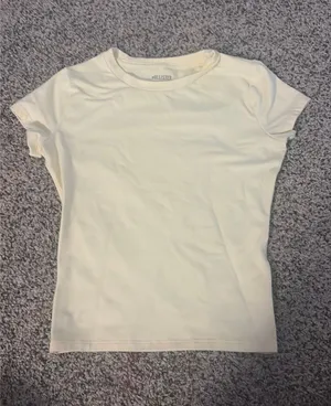 Hollister Top thumbnail 1