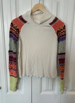 Free People‎ White Mutli Color Sleeve Turtle Neck Size XS thumbnail 1