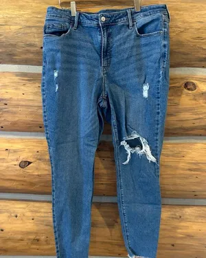 Old Navy Rockstar Super Skinny High Rise thumbnail 2