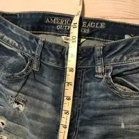 Women’s American Eagle super stretch jeans distressed destroyed sz 8 cropped 29 thumbnail 9