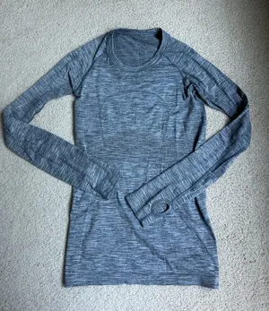 Lululemon Long Sleeve Swiftly Tech thumbnail 1