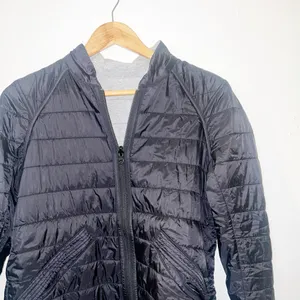 Lululemon puffer reversible black heather gray bomb bomber primaloft jacket thumbnail 2