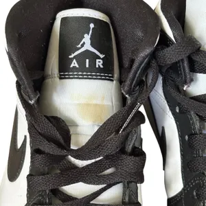 Nike Air Jordan 1‎ Mid Shoes Women's Sz 9.5 White Black Panda DV0991-101 thumbnail 6