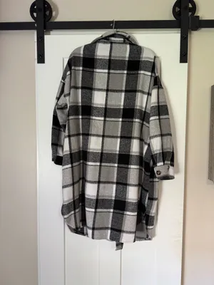 Women’s Black & White Plaid Shacket Jacket Size XL thumbnail 3