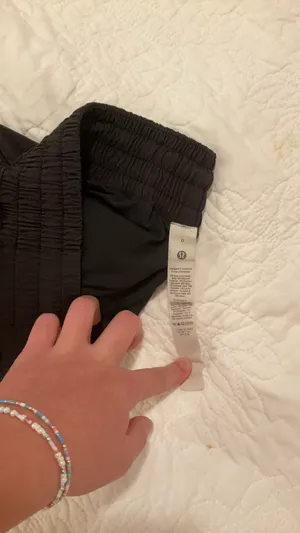 Lululemon short hotty hot thumbnail 4