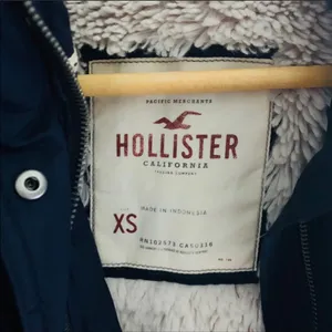 Hollister Navy Blue puffer jacket thumbnail 7