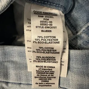 Good American Good Waist Cropped Jeans - NWT - Size 0 Women's Distressed thumbnail 8
