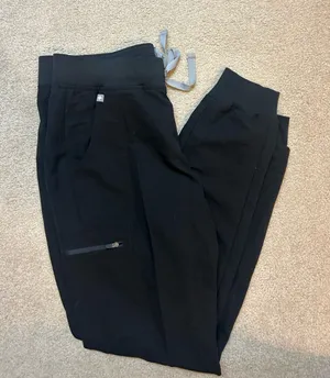 Black FIGS Scrub Pants Jogger thumbnail 1