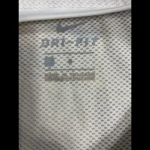 Womens nike medium Dri-Fit tank top thumbnail 3