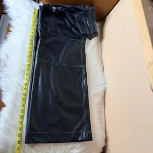 Commense Faux Leather Straight Leg Pants Size Large thumbnail 6