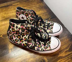 Converse Tan Cheetah Print Sneakers Size 5.5‎ thumbnail 1