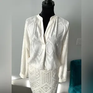 Elegant LOFT blouse🌷🌷 thumbnail 2