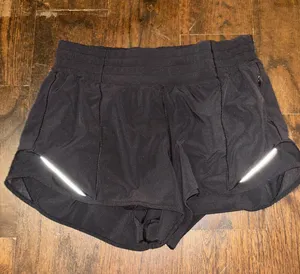 Lululemon Hotty Hot Shorts 2.5" High-Rise thumbnail 1