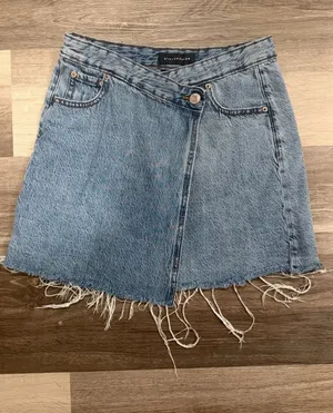 Aeropostale Womens Blue Denim Mini Wrap Skirt Pockets Frayed Hem Size 6 thumbnail 1