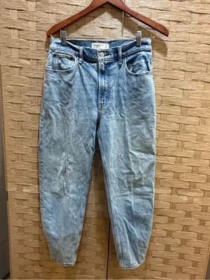 Abercrombie & Fitch The '80s Mom High Rise Jeans Light Washed Denim 27 Short thumbnail 2