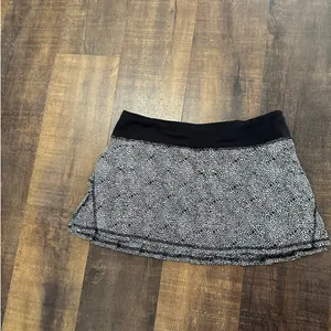 Lululemon Pace Rival Skirt Black White Floral Running Tennis Skort Size 8 thumbnail 2