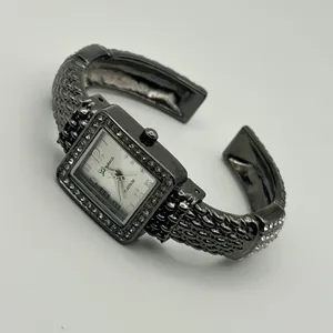 Geneva Platinum Women’s Fashion Watch Working New Battery thumbnail 5