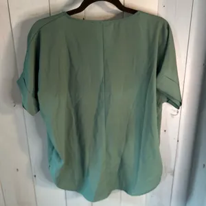 Zenana Outfitters Sea Green Blouse | Size Small thumbnail 3