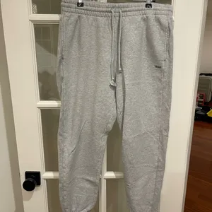 Aritzia TNA Gray Hoodie and Sweatpants Set thumbnail 7