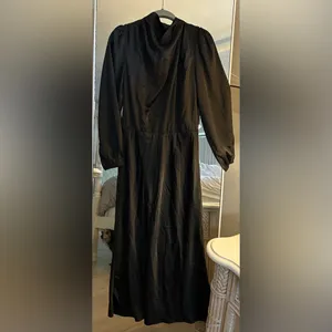 NEW Black Mock Neck Satin Maxi Dress Elegant Long Sleeve M thumbnail 3
