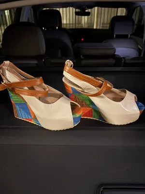Lighy grey and multicolor geometric heels thumbnail 2