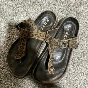 Roper leopard sandals size 7 Brown thumbnail 1