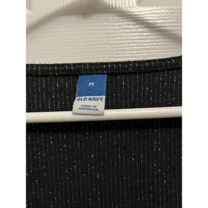 Old Navy Black & Silver Sparkly Croptop. Medium. Great clubbing or New Years Top thumbnail 2