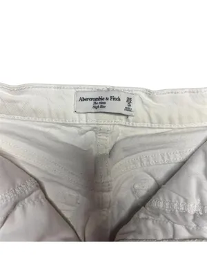 Abercrombie & Fitch White Tapered Ripped Jeans Size 0 FLAWED thumbnail 3