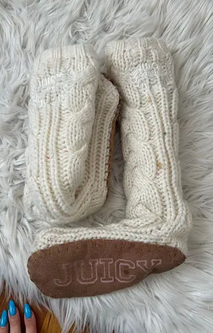 Juicy Couture Slippers thumbnail 1