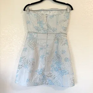 Forever 21 NWT Floral Jacquard Metallic Shimmer Corset Strapless Mini Dress thumbnail 4