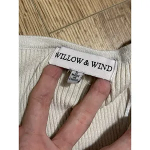 Willow & Wind Womens Small Cream Ribbed Knit Floral Embroidered Cardigan V-Neck‎ thumbnail 3