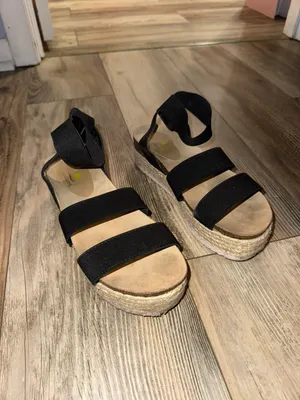 Aloha Island Black Sandals thumbnail 1