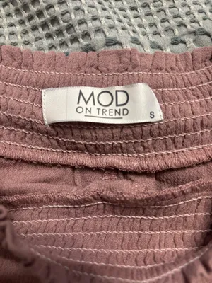 Dusty Mauve Ruffle High Waisted Flowy Shorts thumbnail 3