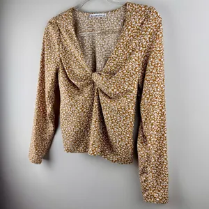 Abercrombie and Fitch Long Sleeve Twist Front Blouse in Light Brown Size‎ Small thumbnail 13