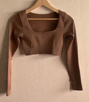 Ribbed‎ Square-Neck Brown Long-Sleeve Crop Top thumbnail 1