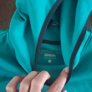 Nike green and black hoodie size Large women's in excellent condition thumbnail 4