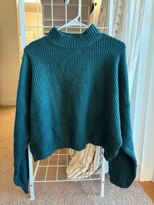 Hollister Sweater thumbnail 1