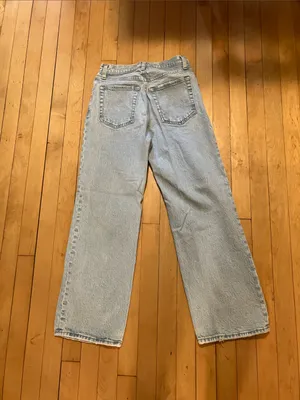 Abercrombie & Fitch 90s Relaxed High Rise Light Wash Jeans Size 26 or 2XS thumbnail 6